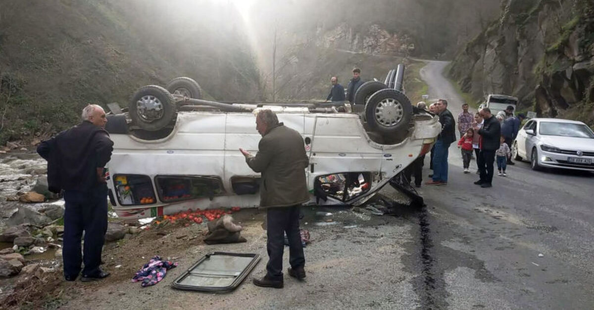 Giresun’da minibüsün devrildiği kazada 4 şahıs yaralandı