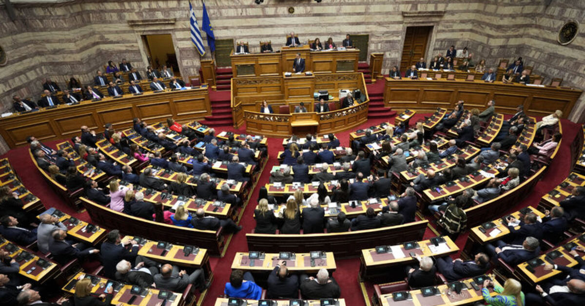 Yunanistan’da hükümet muhalefetin gensoru önergesine karşı güvenoyu aldı